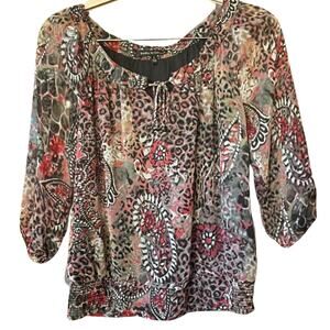Sarah Michelle animal print 3/4 sleeve pullover blouse. Size L
